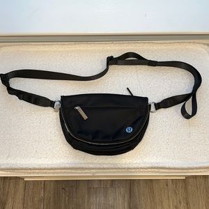 Black Lululemon all night festival bag